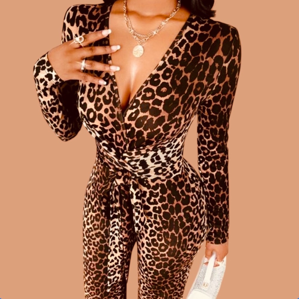 SOLERSUN Leopard Print Belted V-Neck Jumpsuit + Silk Scarf Gift Size L 🌹🐆